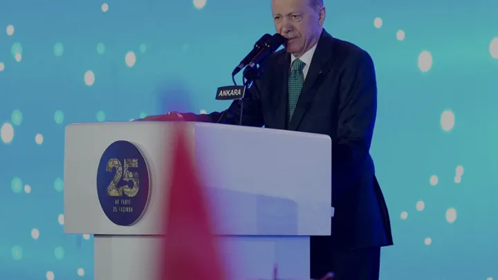 Erdoğan AK Parti'nin 25. kuruluş yıldönümünde yatırımları savundu