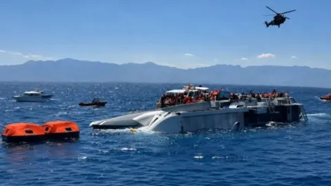 Girne’de Gemi Faciasında Can Kaybı 13’e Yükseldi: Derin Denizde Arama Sürüyor